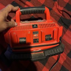 Milwaukee 6 Port Charger M-18