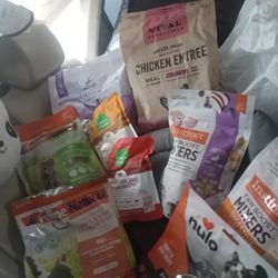 Variety Of High Quality Raw Cat Food, Treats, Supplements 