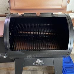 Pitboss Smoking Grill