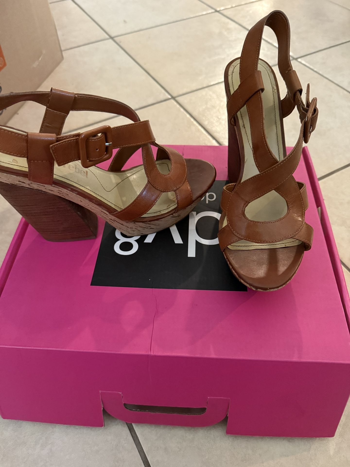 camel colored open toed wedges