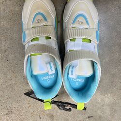 NWT And1 boys basketball Sneakers Size 5