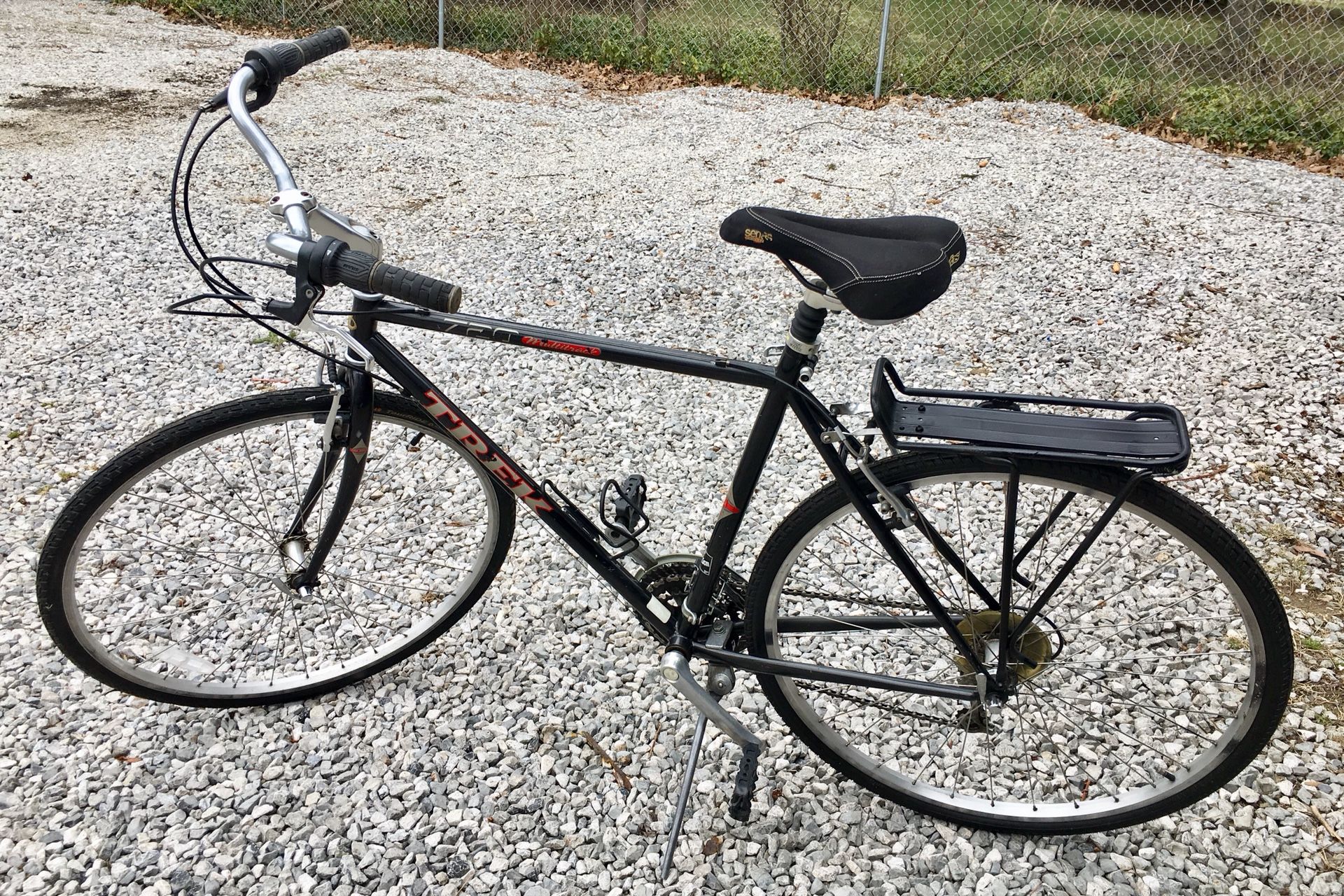 Trek 720 Multitrack 21-Speed Hybrid Bike