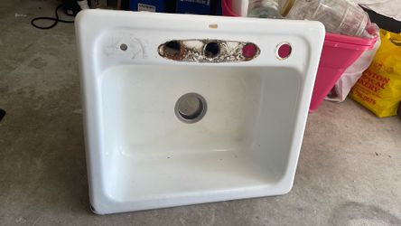 Kitchen sink- cast iron, white