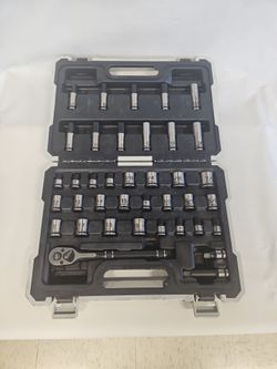 Kobalt 38pc Universal SAE/Metric Mechanics Tool Set w/ 3/8" Drive Pro 90 Ratchet P818220-S1