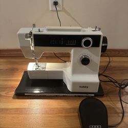 Pfaff Hobby 560 Z Sewing Machine 