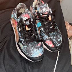 Women Puma Shoes