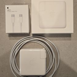 Original Apple 87W Charger USB-C and cable in great shape