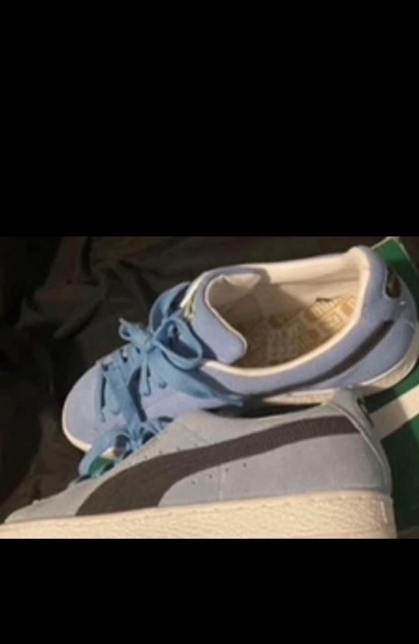 Sky Blue Pumas Men’s Sz 9
