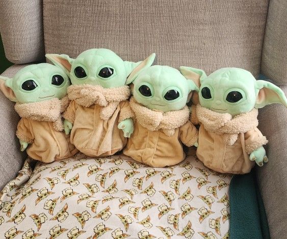 4 Baby Yoda Plushies Star Wars Grogu