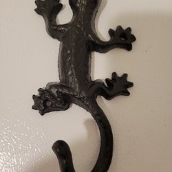 Rustic Cast Iron Geko/Lizard
Wall Hook - Black