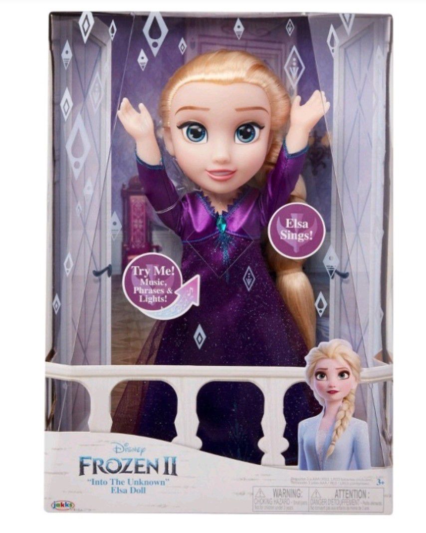 Elsa frozen 2 singing doll NEW
