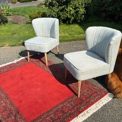 Armless chair (pair)