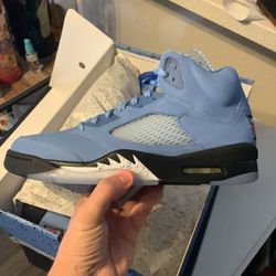 Jordan 5 UNC 