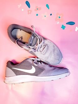 Nike running shoes 👟