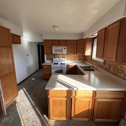 Kitchen Cabinet With Countertoop