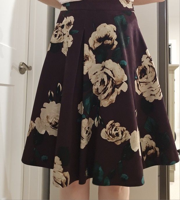 Brand New Elegant Flower Skirt