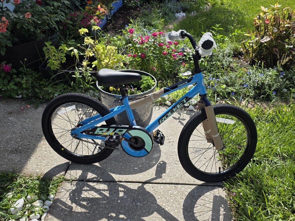 New 18in Chipmunk Rocket Kid's Bike