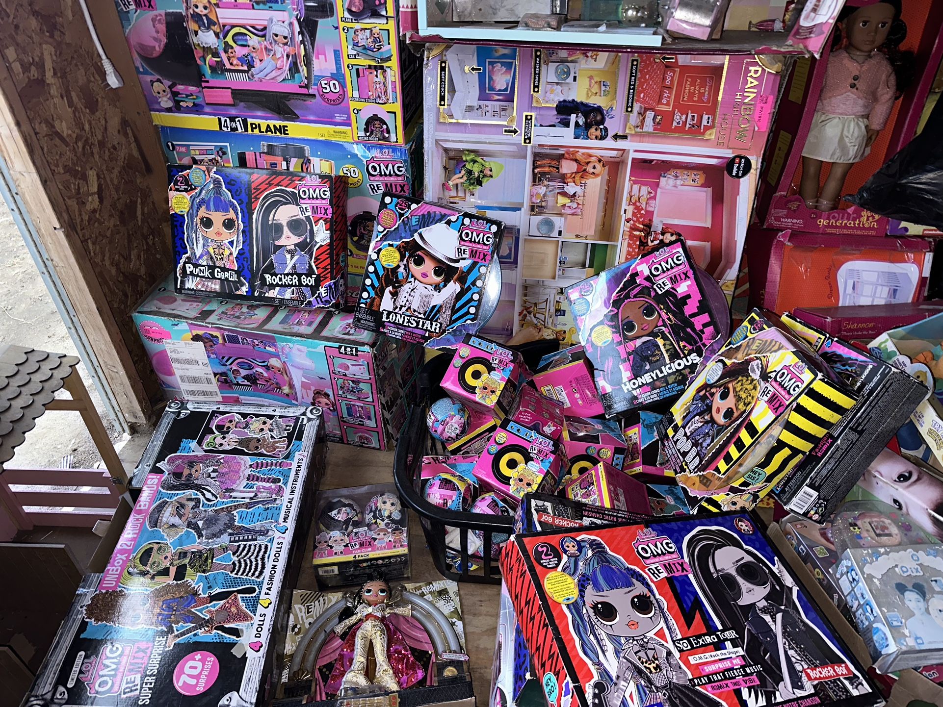 Huge Sale .. Lols Dolls And Omgs And Rainbow Hights 