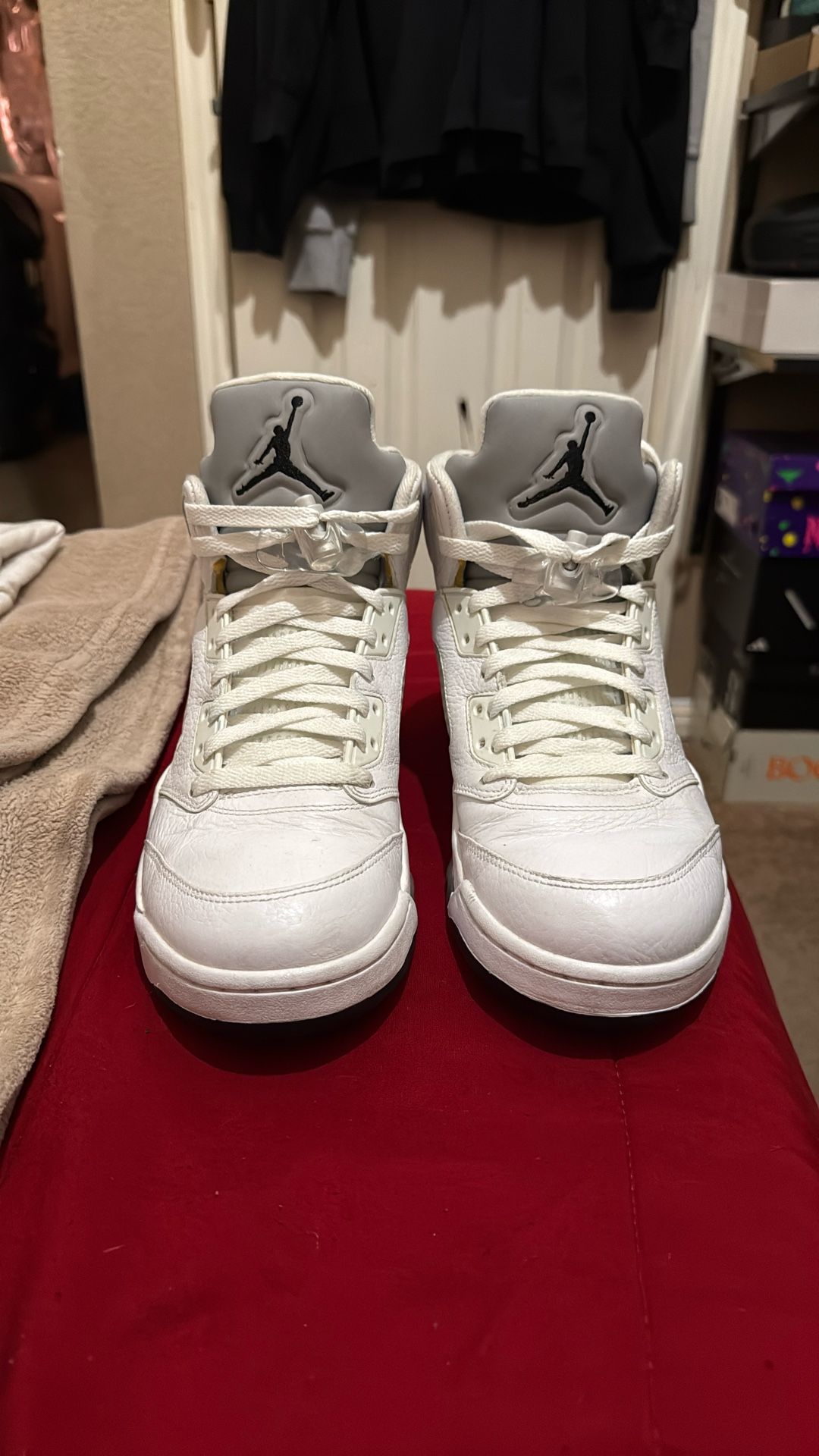 Jordan 5 Metallic white