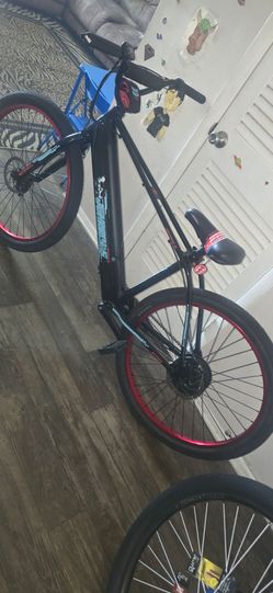 like new HARO JOHNNY 5 EBIKE.