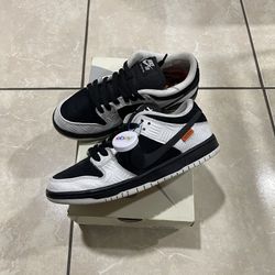 Nike Dunk Low Sb Tightbooth