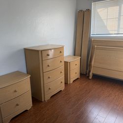 4 piece bedroom set with mattress $200