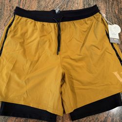 Vuori Fullerton Short Size XL New With Tags 🏷️