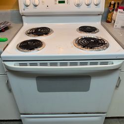 Combo nevera-cocina-tv