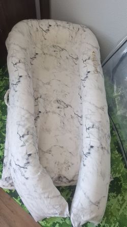 DockATot Grand Dock - Carrara Marble