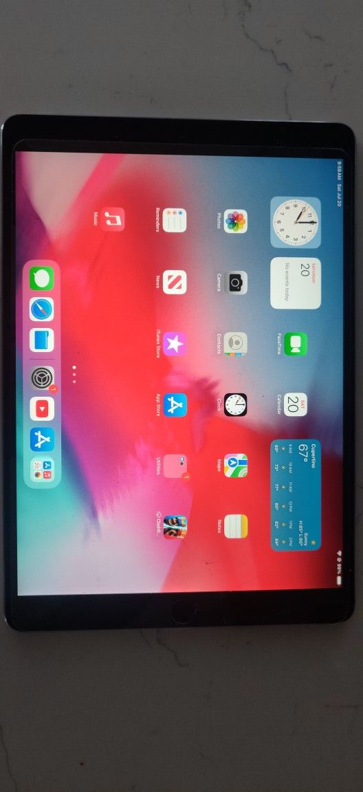 Apple iPad Pro A1709 Unlocked 10.5" display 64GB