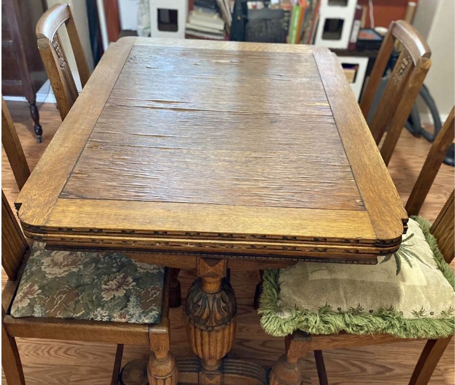 Vintage Table  with 4 Chairs 