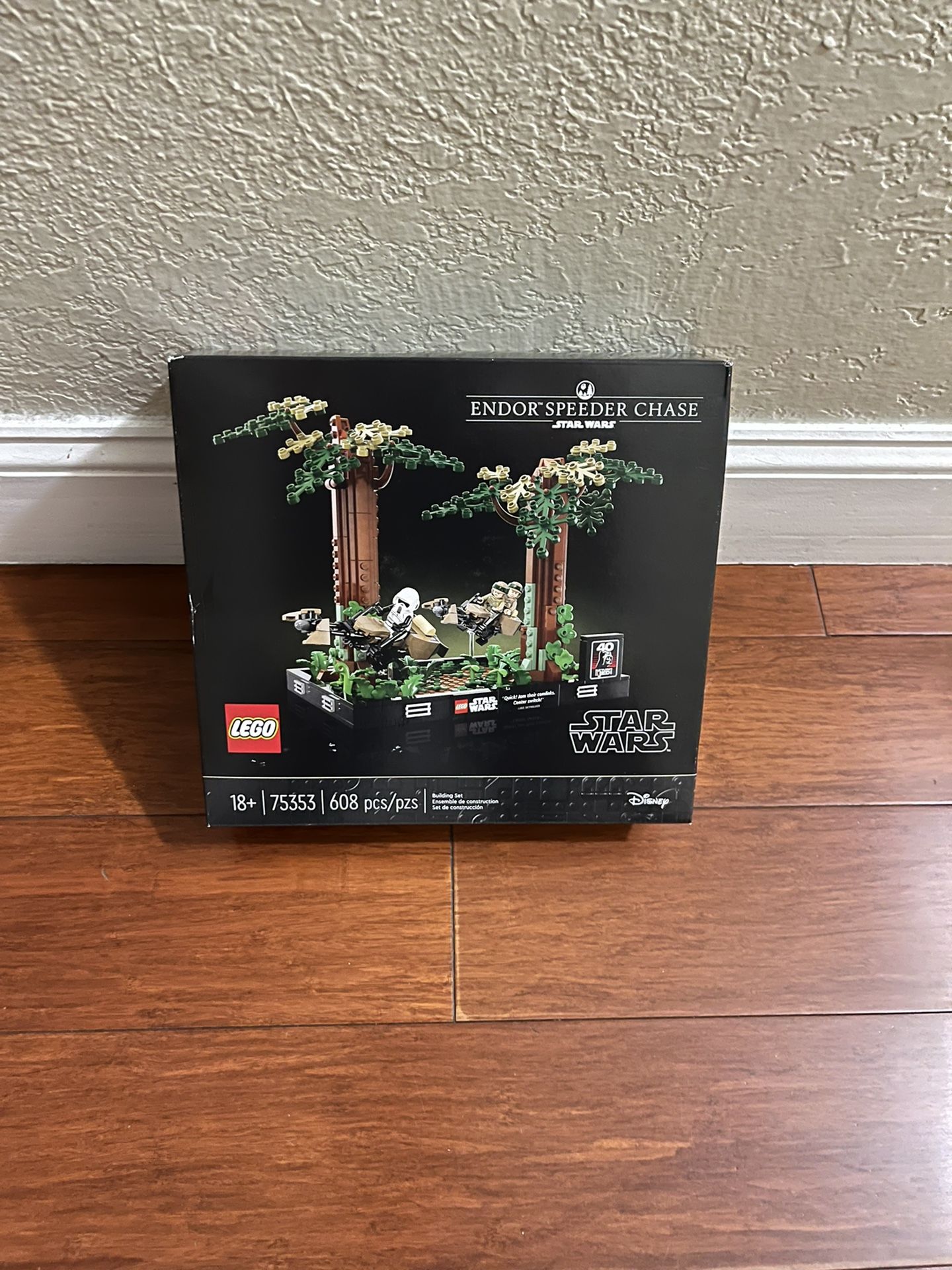 LEGO Star Wars 75353 Endor Speeder Chase Diorama