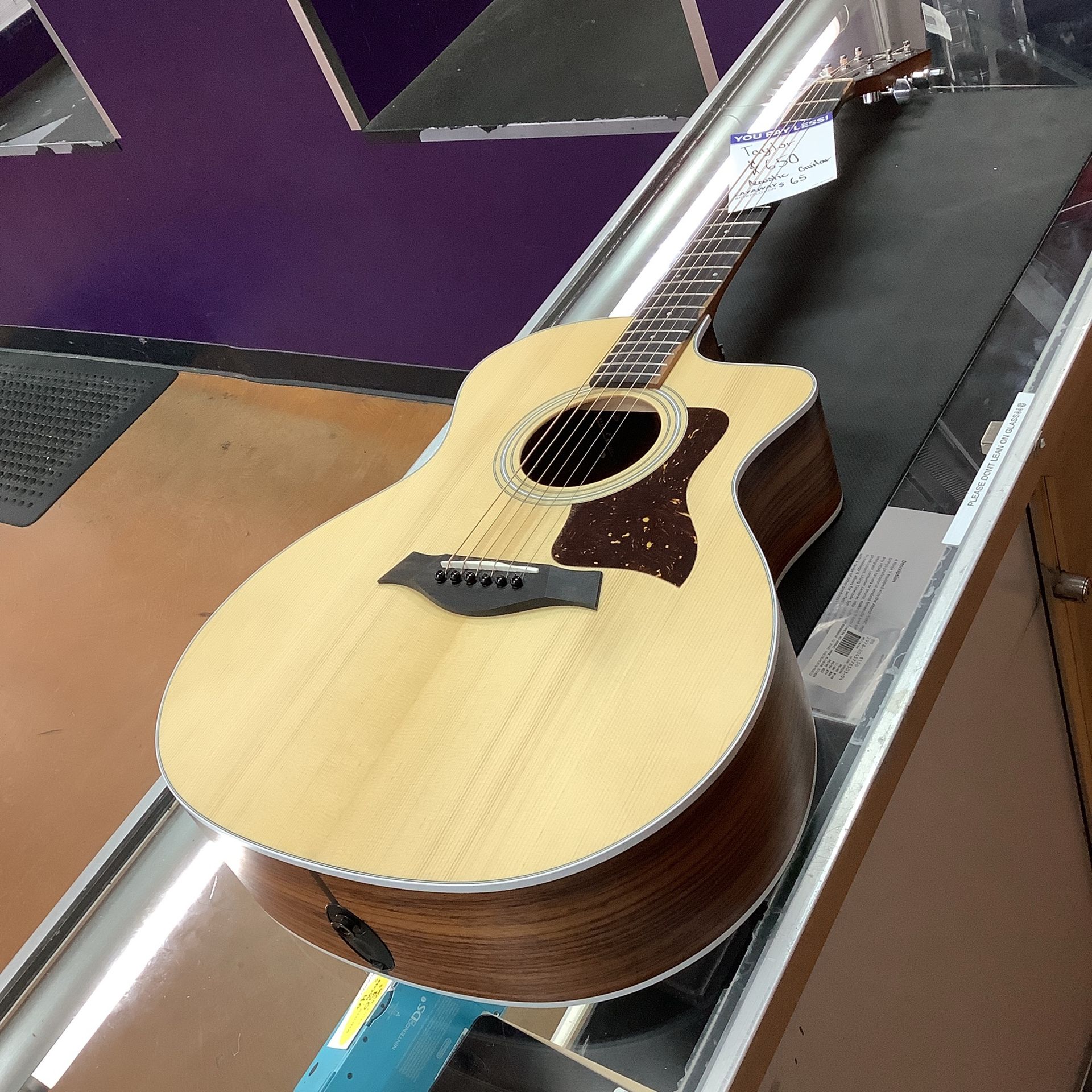 Taylor Accoustic