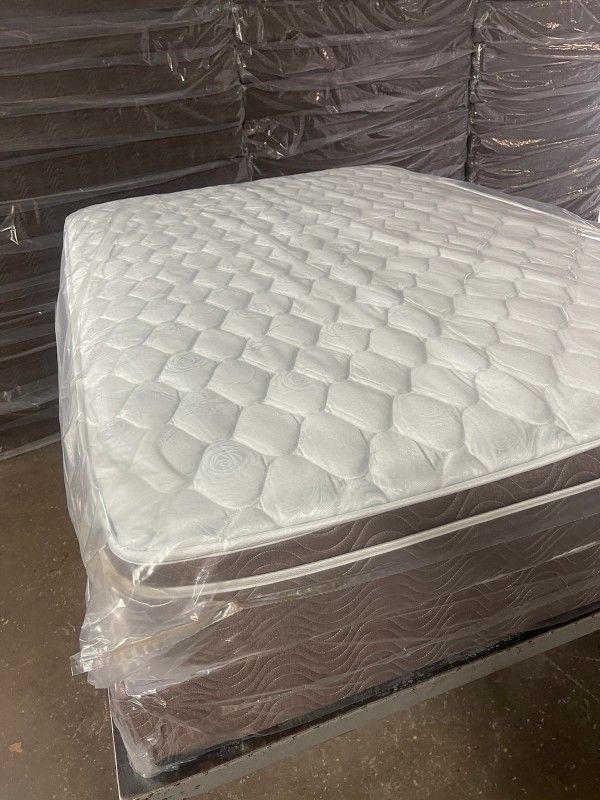 New Queen Pillow Top