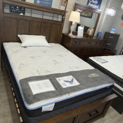 4Pc Queen Bedroom Set