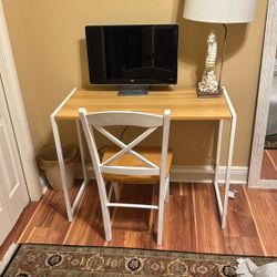 Office/ Computer Desk With 27” HP 2310m Monitor And Matching Chair