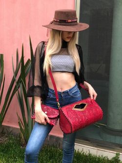 Bolsa y cartera de piel / genuine leather $80