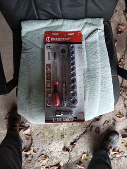 Crescent 17 Pc.. . 1/2 Inch Sae Socket Set