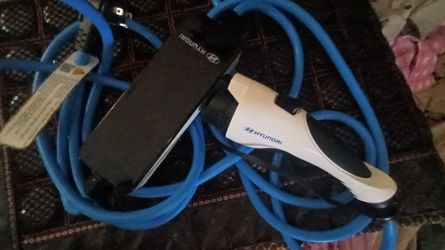 EV ELECTRIC CAR CHARGER LIKE NEW