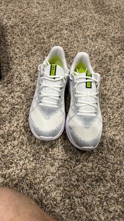 UNDER ARMOUR Men’s Shoe 9 1/2 