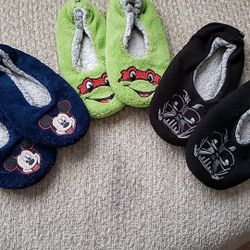 Boys Slippers Size Small