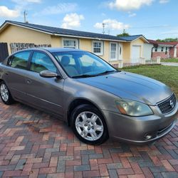 2006 Nissan Altima SE Sedan 4 Door 
