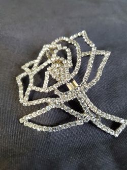 Unique Rose Hairclip With Rhinestones 
