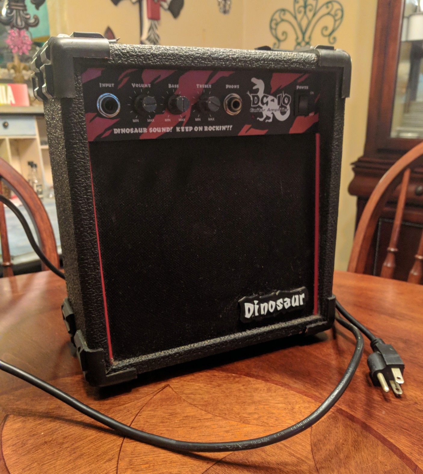 DINOSAUR DG10 SOLID STATE GUITAR AMP 10 WATTS