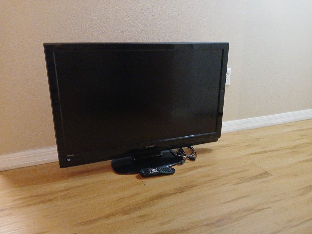 TV - Sharp - 37" - Free Standing