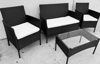 Outdoor patio seating With Coffee Table With Glass Top