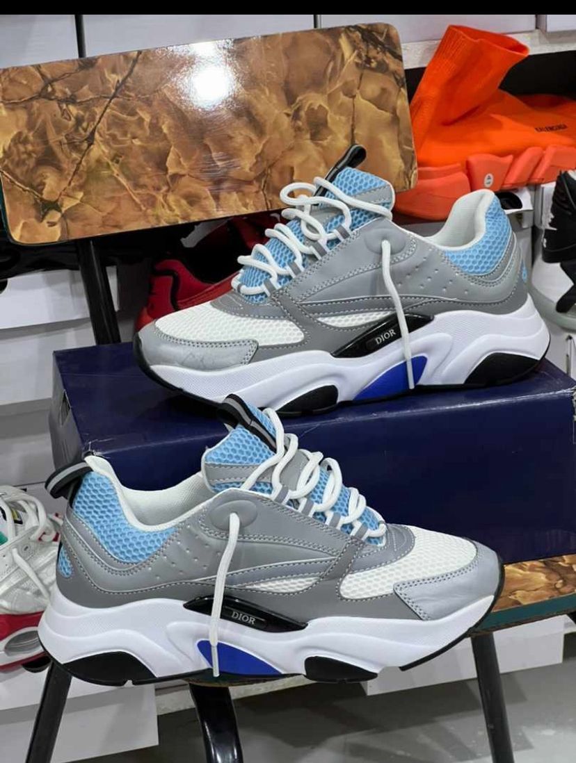 Dior sneakers (chunky “B22” style)