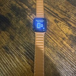 Apple Watch With Leather Band