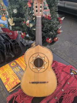 Sevillano Mariachi Vihuela Handmade in Mexico - Excellent Condition