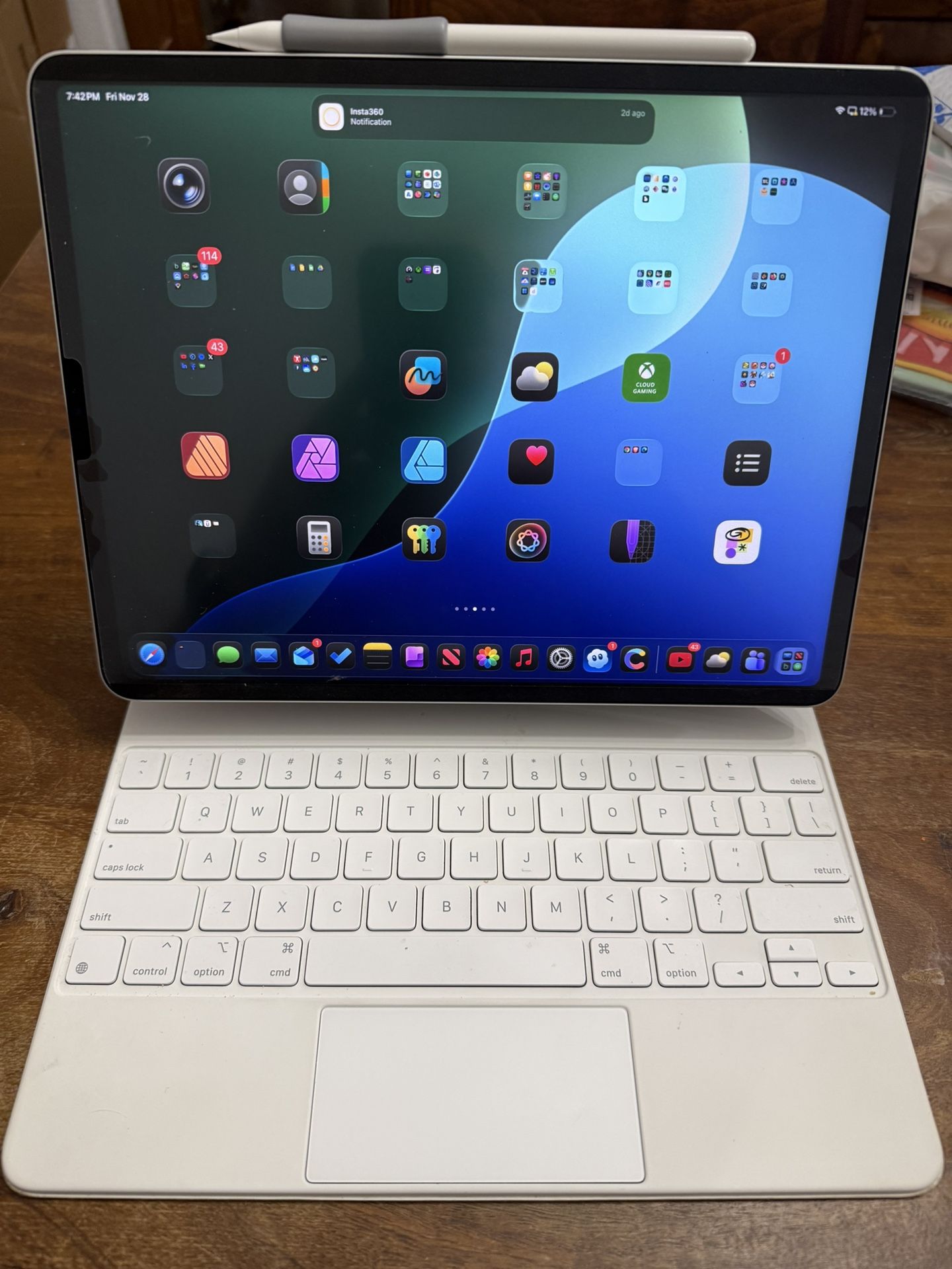 iPad Pro 12.9” (5th Gen) – 2TB • 16GB RAM • 5G Cellular + Magic Keyboard + Apple Pencil 2